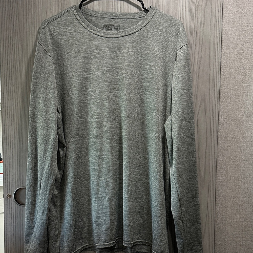 Patagonia Men's Long Sleeve Shirt in Light Gray